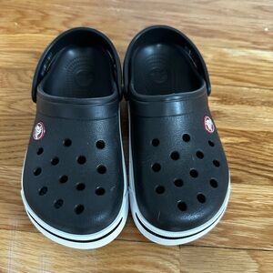 CROCS Black and White Crocband